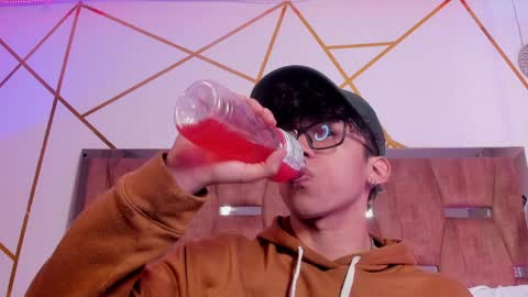 akazaboy online show from 13, 4, 2026