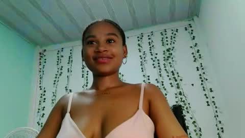 akemy_saunderz online show from 10, 6, 2026