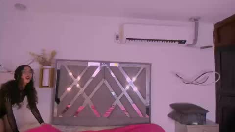 Snapshot of akira_hime chatting on 19, 9, 2025 Akira online show from 19, 9, 2025