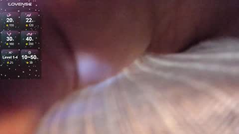 Snapshot of akura_01 chatting on 27, 9, 2025 Akura is here 3 online show from 27, 9, 2025