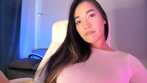 Snapshot of akura_01 chatting on 27, 11, 2025 Akura is here 3 online show from 27, 11, 2025