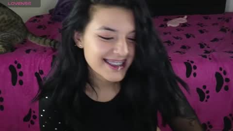 Snapshot of alahia_demon chatting on 15, 12, 2024 alahia online show from 15, 12, 2024