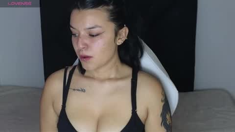 Snapshot of alahia_demon chatting on 11, 1, 2025 alahia online show from 11, 1, 2025