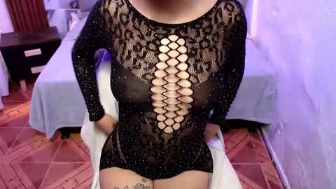 Snapshot of alaia_blue1 chatting on 14, 10, 2025 alaia_blue1 online show from 14, 10, 2025