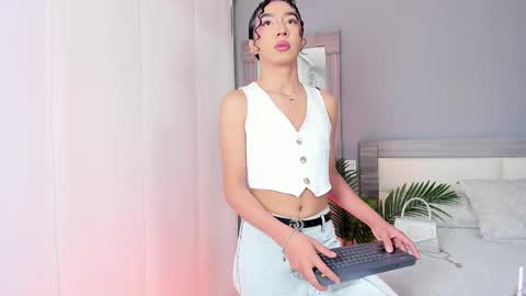 Snapshot of alaiaguerra chatting on 13, 9, 2025 alaiaguerra online show from 13, 9, 2025