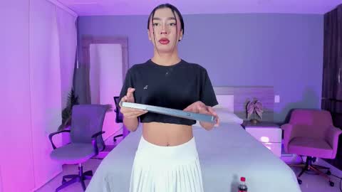 Snapshot of alaiaguerra chatting on 6, 11, 2025 alaiaguerra online show from 6, 11, 2025