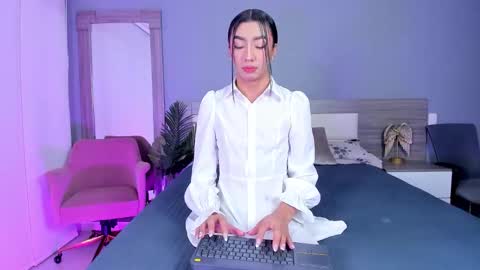 Snapshot of alaiaguerra chatting on 24, 11, 2025 alaiaguerra online show from 24, 11, 2025