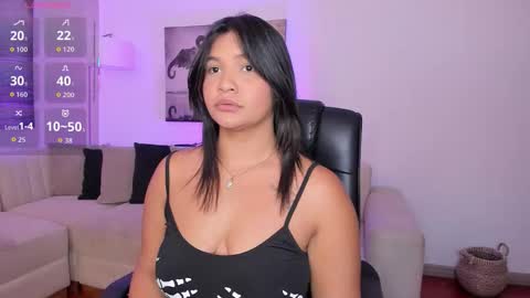 Snapshot of alaiia7 chatting on 1, 10, 2025 Alaia online show from 1, 10, 2025