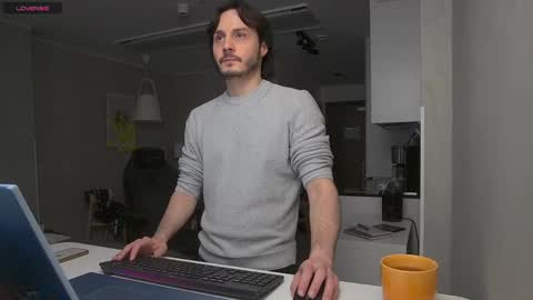 Maxi  online show from 20, 2, 2025