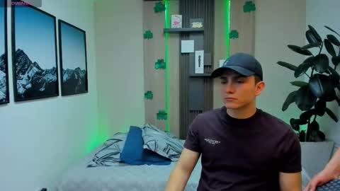 Snapshot of alan_nd_kevin chatting on 16, 3, 2026 Alan Kevin can we reach 100 thumbs up please guys online show from 16, 3, 2026