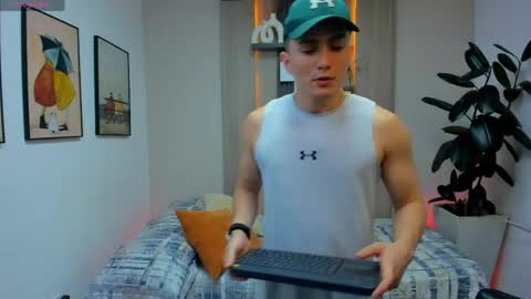 Snapshot of alan_nd_kevin chatting on 14, 4, 2026 Alan Kevin can we reach 100 thumbs up please guys online show from 14, 4, 2026