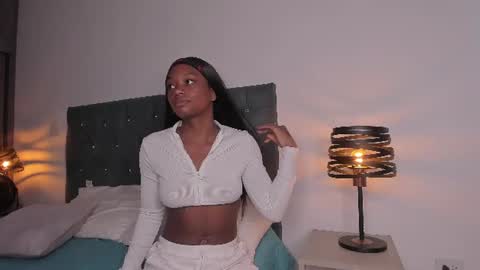 Snapshot of alana_romina chatting on 9, 7, 2026 alana online show from 9, 7, 2026