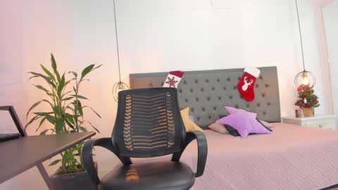 Snapshot of alana_suares chatting on 8, 12, 2024 Alana online show from 8, 12, 2024