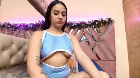 Snapshot of alanaflores chatting on 15, 12, 2024 Alana Flores online show from 15, 12, 2024