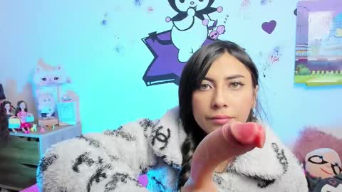 Snapshot of alanalois_ chatting on 16, 9, 2025 ALANA Please follow me online show from 16, 9, 2025