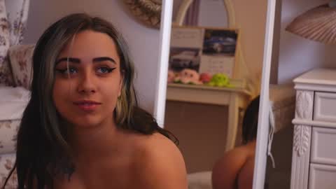 AlanaMilani online show from 7, 1, 2025