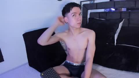 alanblack1 online show from 22, 10, 2025