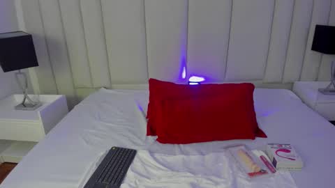 Snapshot of alanha__ chatting on 5, 12, 2025 Alanha online show from 5, 12, 2025