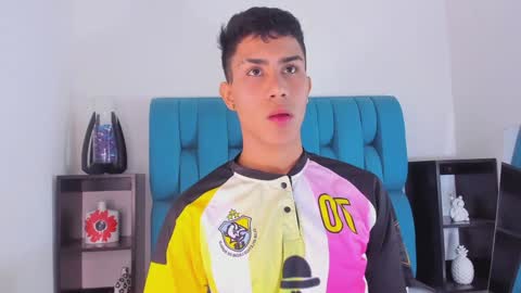 alannaughty_ online show from 5, 1, 2025