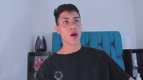 alannaughty_ online show from 6, 1, 2025