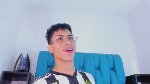 alannaughty_ online show from 10, 1, 2025