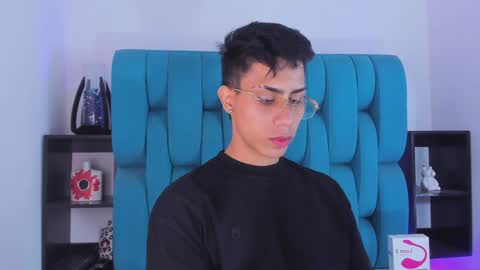 alannaughty_ online show from 12, 1, 2025