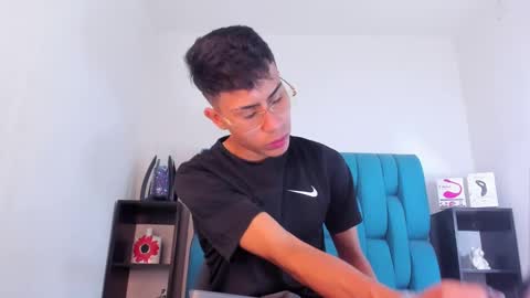 alannaughty_ online show from 19, 1, 2025