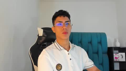 alannaughty_ online show from 2, 3, 2025