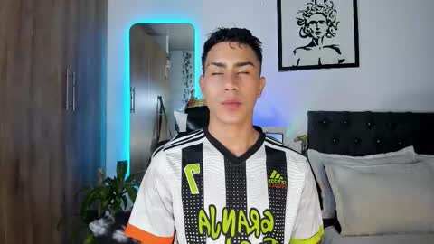 alannaughty_ online show from 27, 3, 2026