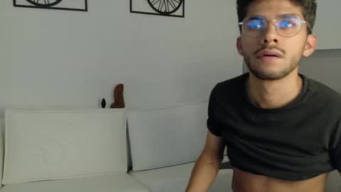 alanvilla_lobo online show from 17, 10, 2025