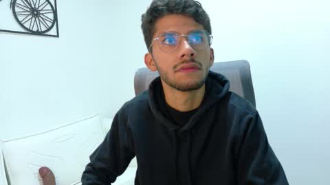 alanvilla_lobo online show from 18, 10, 2025