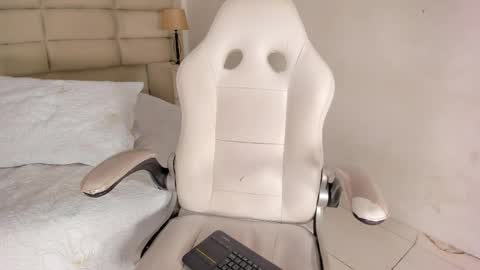 Snapshot of alaskaflowers_ chatting on 14, 12, 2025 Alaska online show from 14, 12, 2025