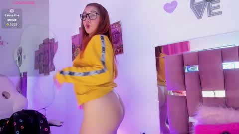 Snapshot of alba_grey chatting on 24, 11, 2025 alba online show from 24, 11, 2025