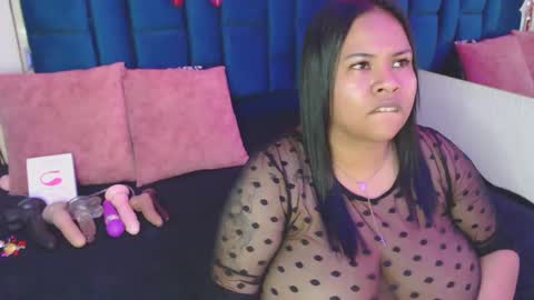Snapshot of alba_sex10 chatting on 5, 3, 2025 alba online show from 5, 3, 2025