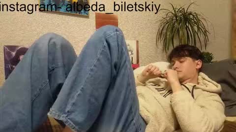 Snapshot of albeda22 chatting on 7, 10, 2025 Albedo online show from 7, 10, 2025