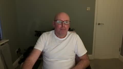 Snapshot of alc300170 chatting on 8, 1, 2025 alc300170 online show from 8, 1, 2025