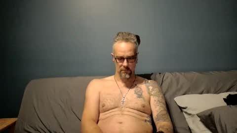 Snapshot of alcura_x chatting on 20, 12, 2025 Alex online show from 20, 12, 2025