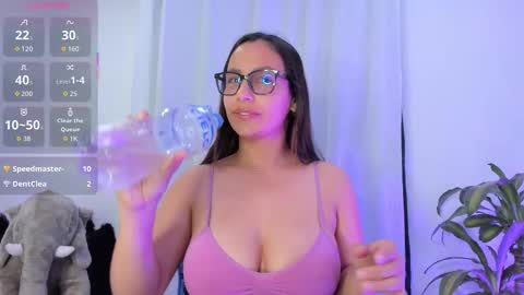 Snapshot of aleaa_ chatting on 19, 10, 2025 aleaa online show from 19, 10, 2025