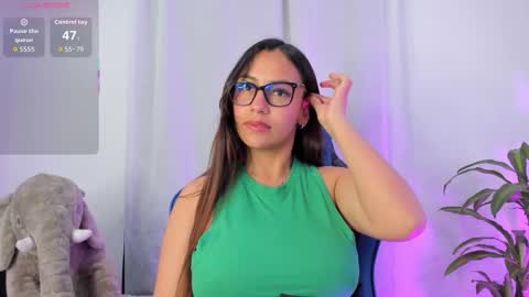 Snapshot of aleaa_ chatting on 24, 10, 2025 aleaa online show from 24, 10, 2025