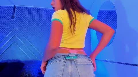 Snapshot of aleja_bloom chatting on 28, 2, 2025 aleja_bloom online show from 28, 2, 2025