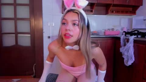 Snapshot of aleja_bloom chatting on 26, 10, 2025 aleja_bloom online show from 26, 10, 2025