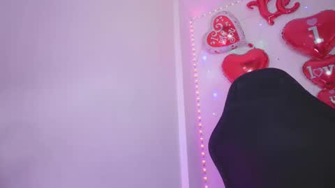 Aleja Harker  online show from 28, 1, 2025