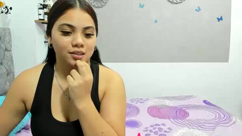 Snapshot of alejandra_evanss chatting on 12, 10, 2025 alejandra_evanss online show from 12, 10, 2025