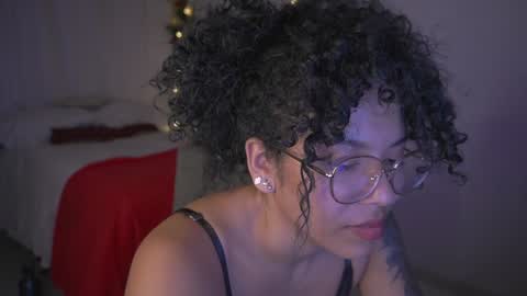 Snapshot of alejandra_kiss98 chatting on 19, 12, 2024 O.F alejandra h1998 stream 300 pm - 1100 pm online show from 19, 12, 2024