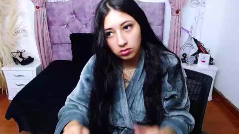 Snapshot of alejandracastr chatting on 17, 10, 2025 ALEJANDRA online show from 17, 10, 2025