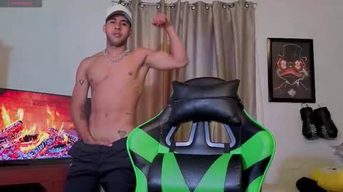 Snapshot of alejandrojf_00 chatting on 15, 11, 2025 Daiki jack online show from 15, 11, 2025