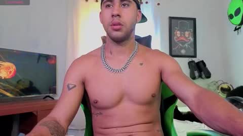 Snapshot of alejandrojf_00 chatting on 17, 11, 2025 Daiki jack online show from 17, 11, 2025