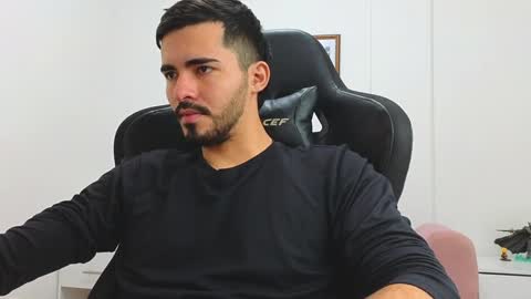 alejandroo_7 online show from 14, 1, 2025