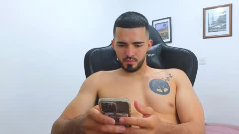 alejandroo_7 online show from 26, 2, 2025