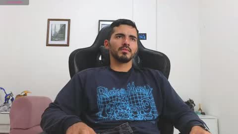 alejandroo_7 online show from 6, 10, 2025